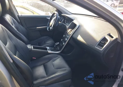 2015 Volvo Xc60 T6 из США, поврежденный, VIN YV4902RK2F2761744